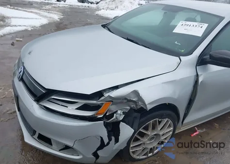 2014 Volkswagen Jetta 2.0L S z USA, uszkodzony, nr VIN 3VW1K7AJ5EM367119